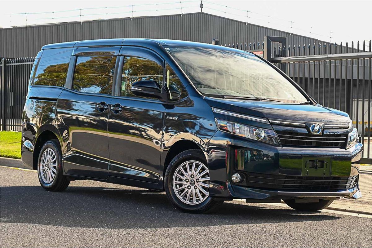 2014 Toyota Voxy X ZWR80