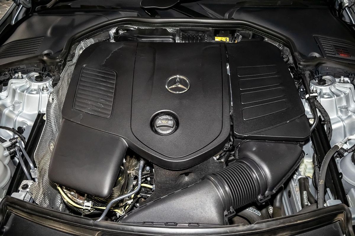 W206 805+055MY C200 SED 4dr 9G 9sp 1.5T/15kW