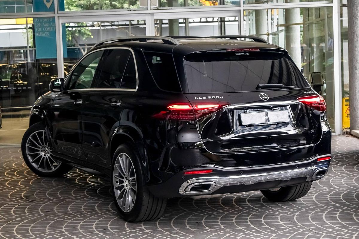 V167 805+055MY GLE300 d Editio n 7 WAG 9G 9sp V167 805+055MY GLE300 d Editio n 7 WAG 9G 9sp
