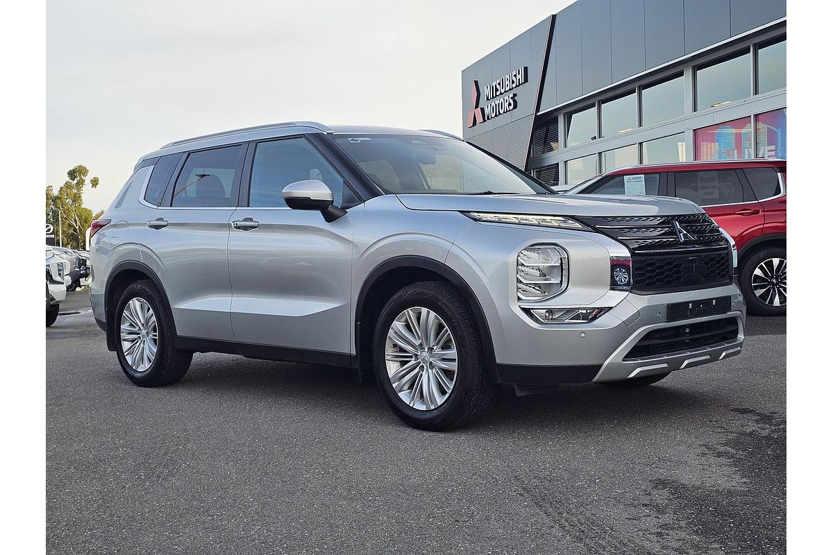 2023 Mitsubishi Outlander LS ZM