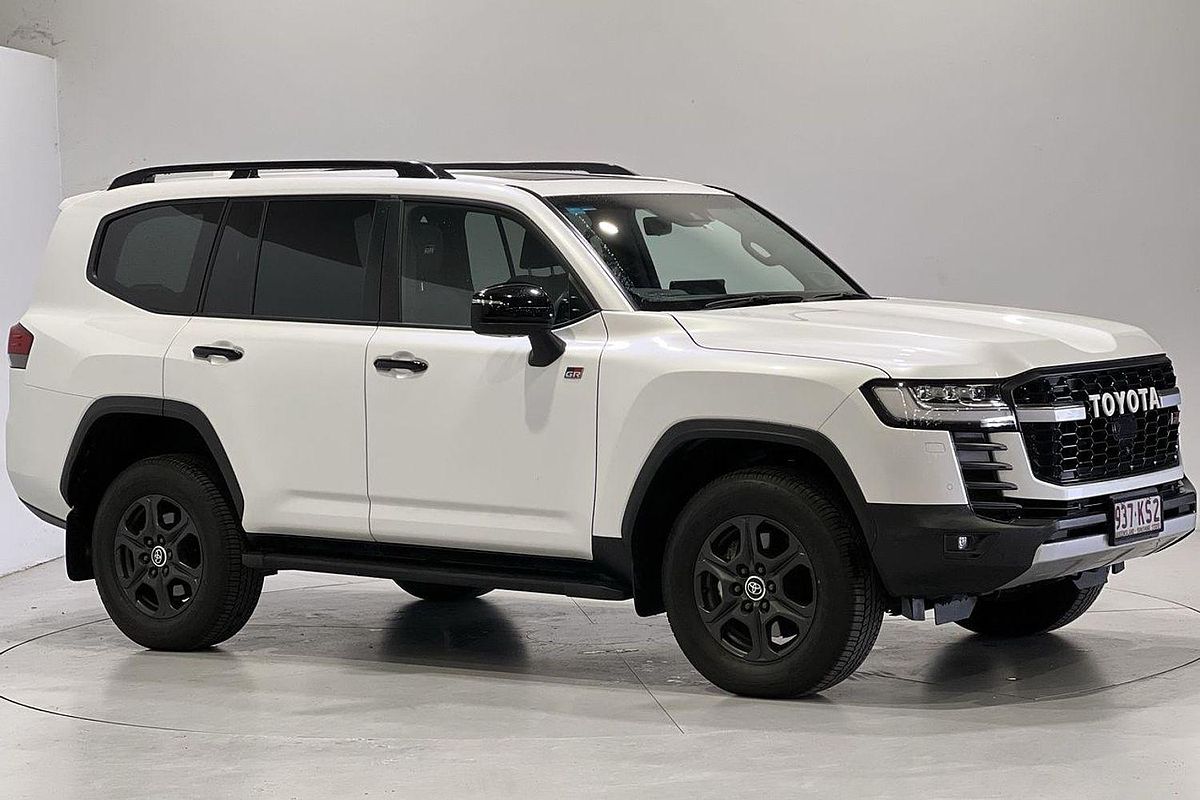 2023 Toyota Landcruiser GR Sport FJA300R