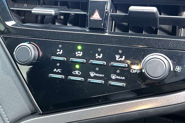 2024 Toyota Camry Ascent AXVA70R thumb-17