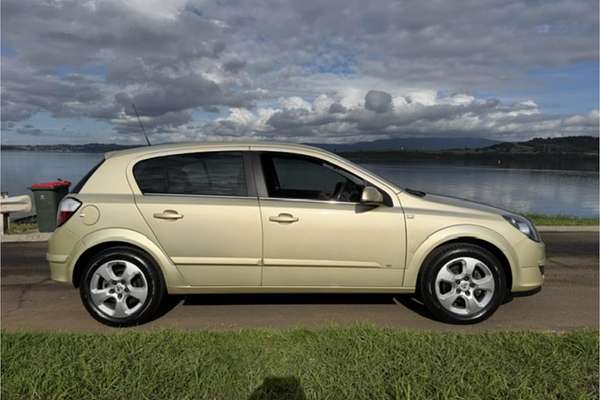 2005 Holden Astra CDX AH