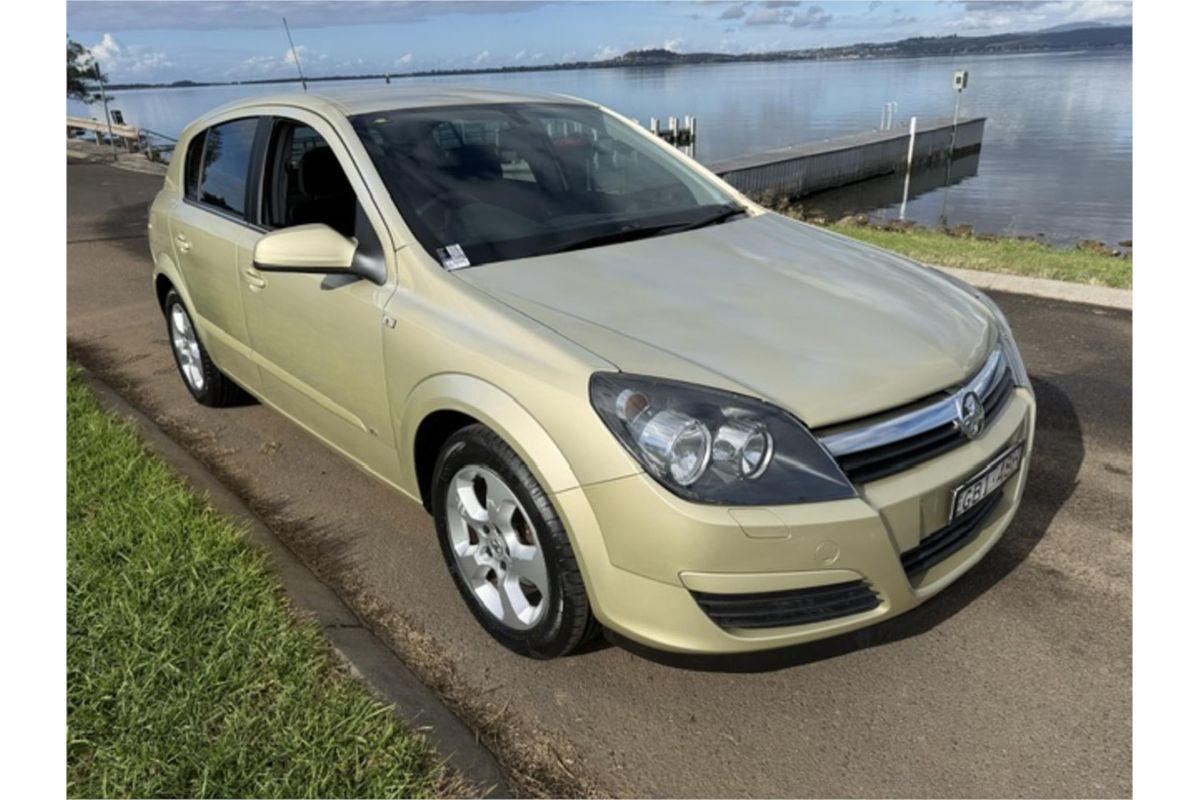 2005 Holden Astra CDX AH