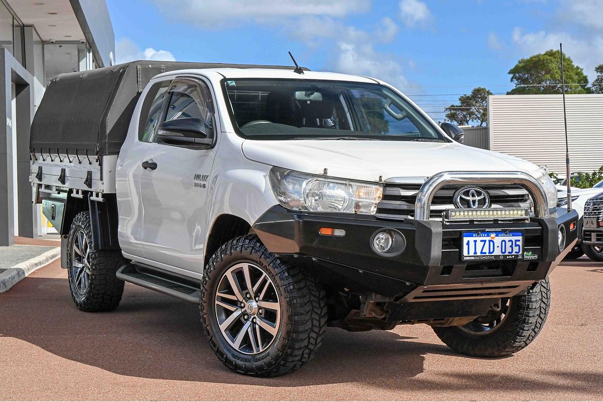 2017 Toyota Hilux SR GUN126R 4X4
