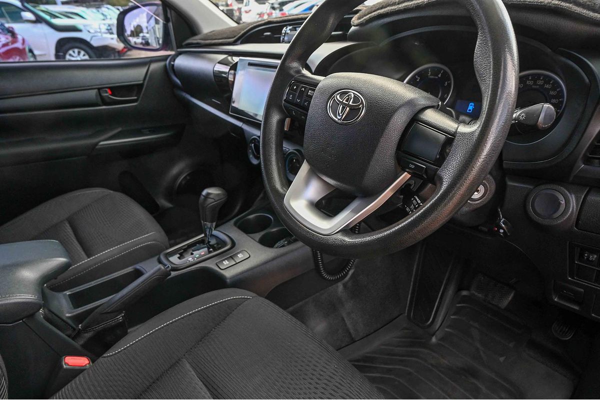 2017 Toyota Hilux SR GUN126R 4X4