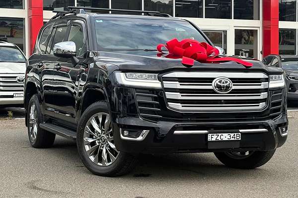 2026 Toyota Landcruiser Sahara ZX FJA300R
