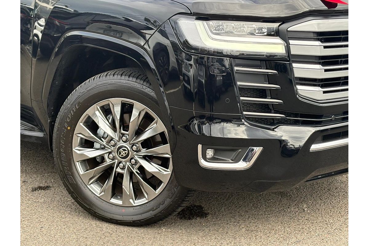 2026 Toyota Landcruiser Sahara ZX FJA300R