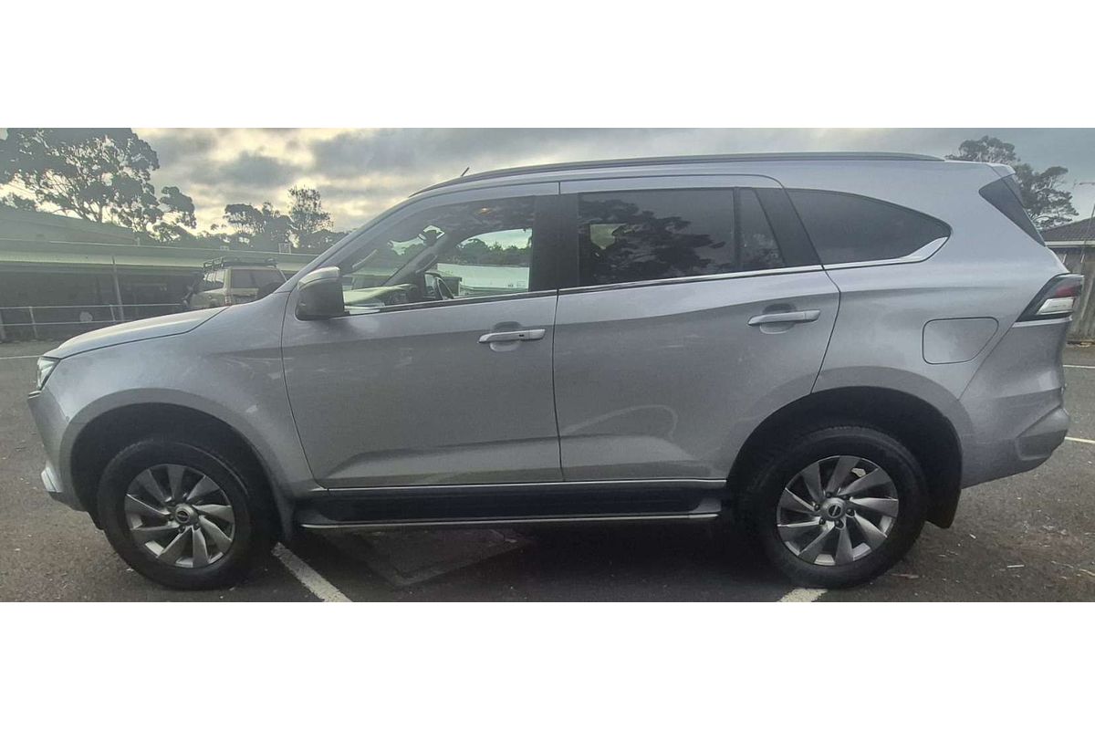 2022 Isuzu MU-X LS-U