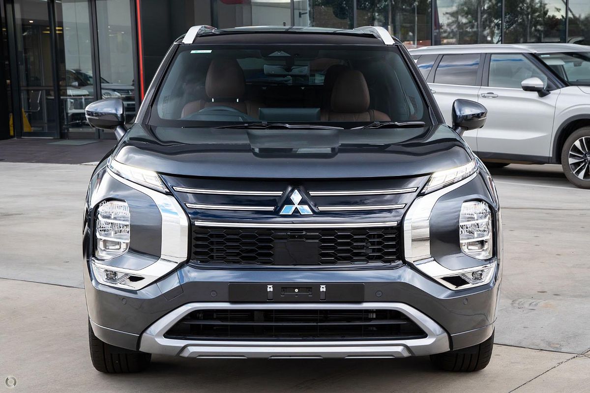2025 Mitsubishi Outlander Exceed Tourer ZM