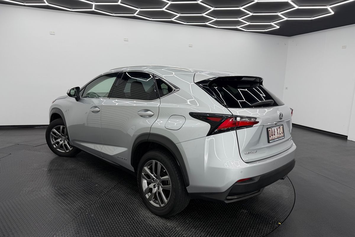 2017 Lexus NX NX300h Luxury AYZ10R