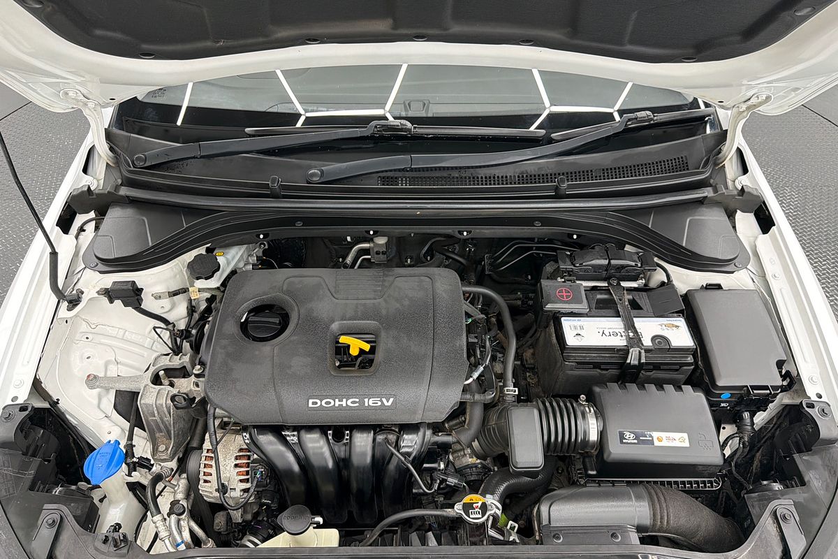 2016 Hyundai Elantra Active AD