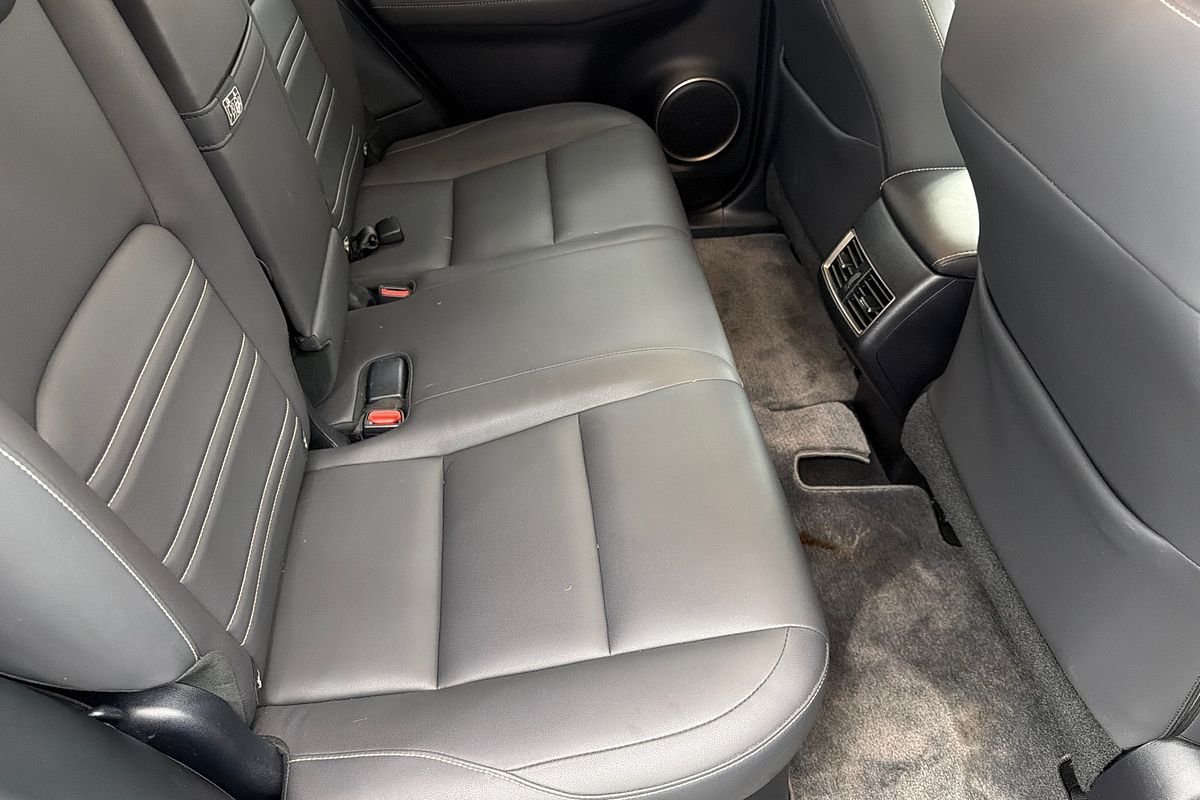 2017 Lexus NX NX300h Luxury AYZ10R