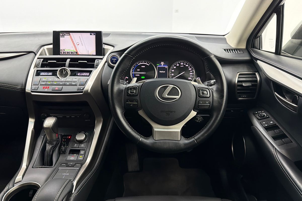 2017 Lexus NX NX300h Luxury AYZ10R