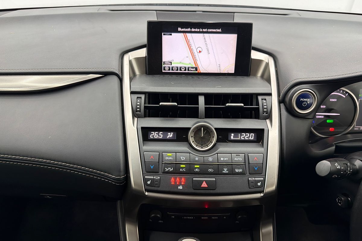 2017 Lexus NX NX300h Luxury AYZ10R