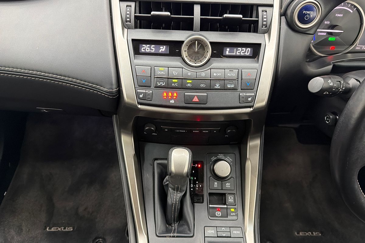 2017 Lexus NX NX300h Luxury AYZ10R