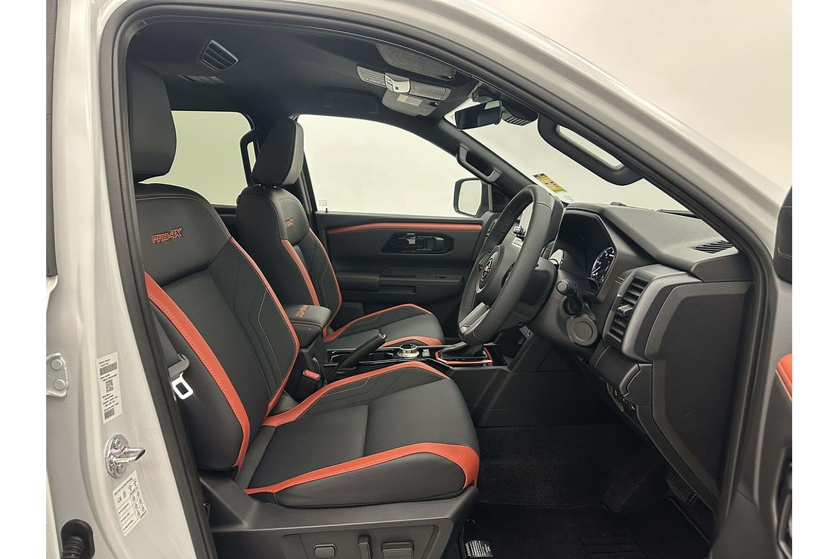 Nissan NAVARA 4X4 2.4 DSL AUTO DC P4X