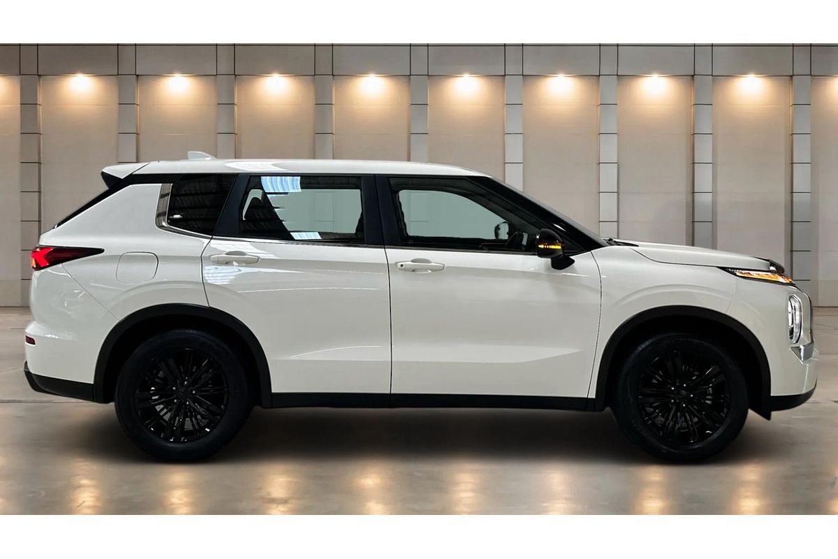2024 Mitsubishi Outlander ES ZM
