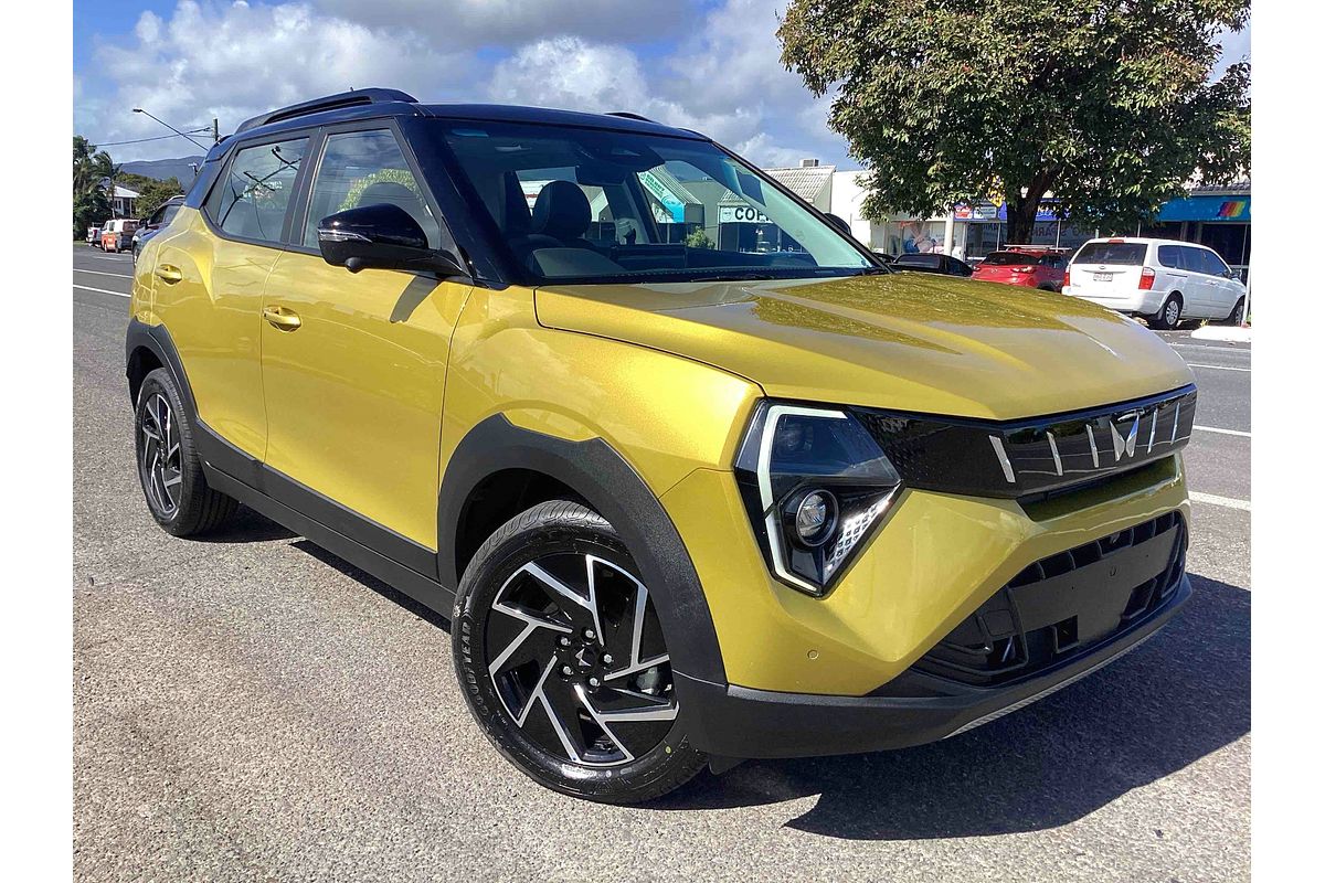 2025 Mahindra XUV3XO AX7L