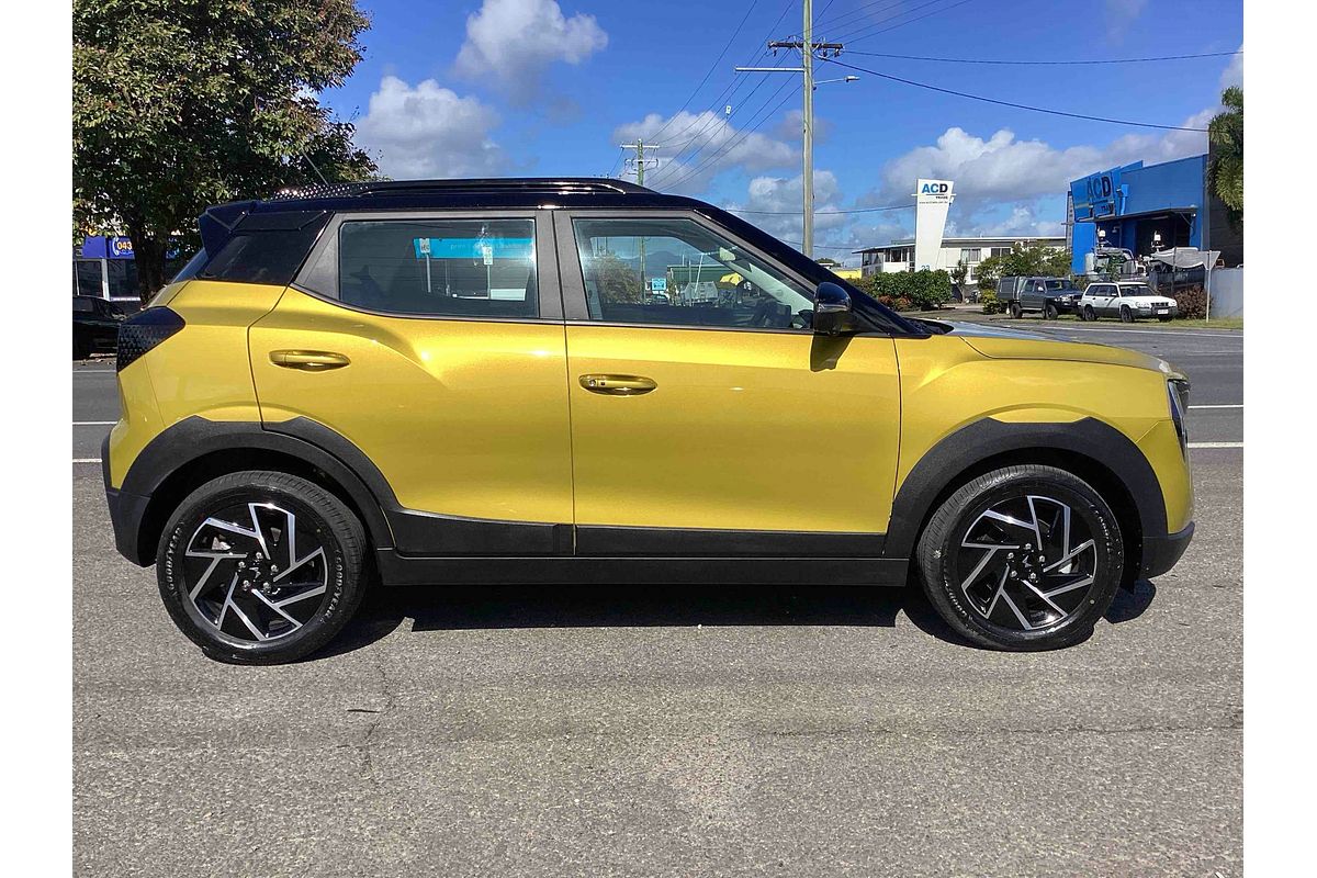 2025 Mahindra XUV3XO AX7L