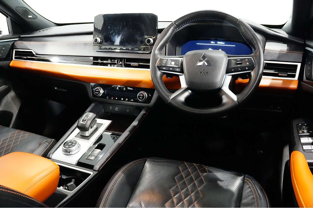2022 Mitsubishi Outlander Exceed Tourer ZM