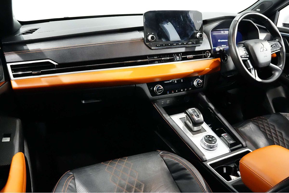 2022 Mitsubishi Outlander Exceed Tourer ZM