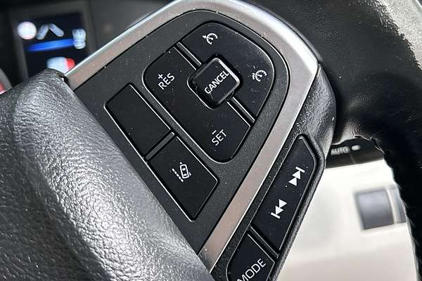 2023 Toyota Hiace GDH300R LWB thumb-16