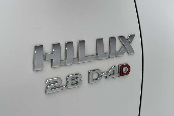 2024 Toyota Hilux SR 48V GUN126R 4X4 thumb-21