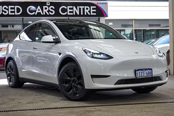 2024 Tesla Model Y Rear-Wheel Drive