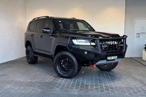 2023 Toyota Landcruiser GR Sport FJA300R