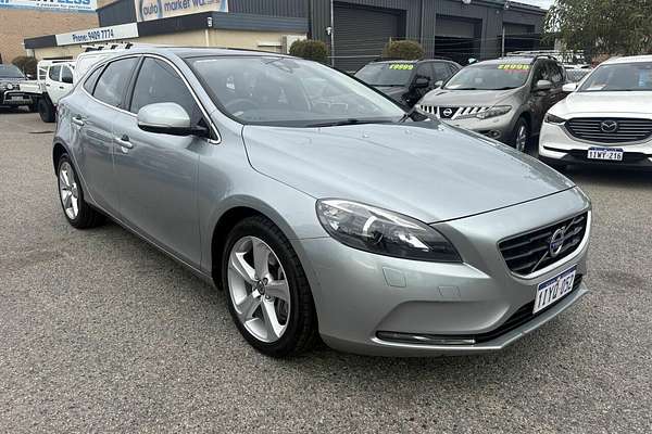 2014 Volvo V40 T4 Luxury