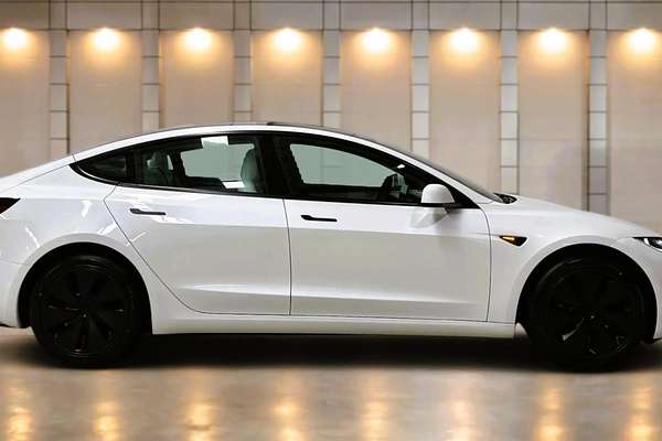 2024 Tesla Model 3 Rear-Wheel Drive
