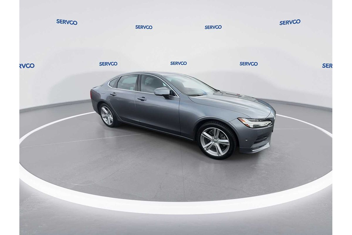 2017 Volvo S90 Momentum
