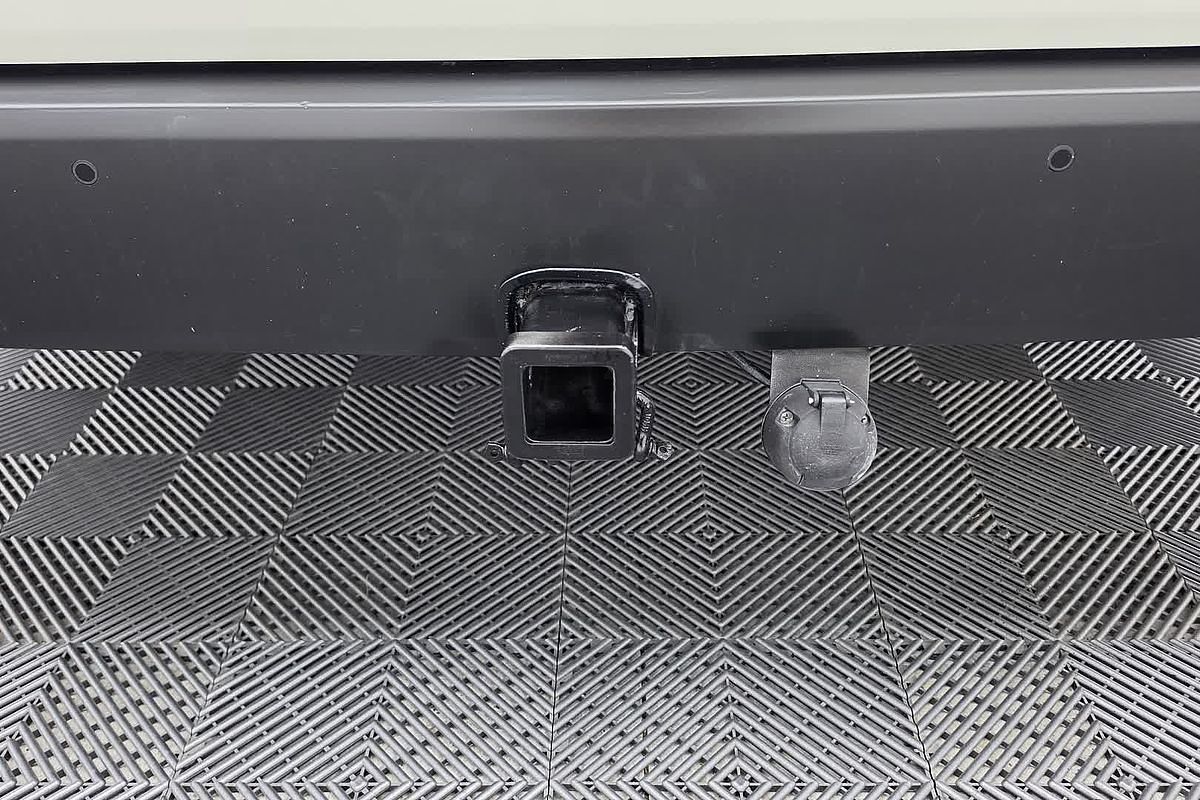 2021 Toyota Hiace Commuter GDH322R ELWB High Roof