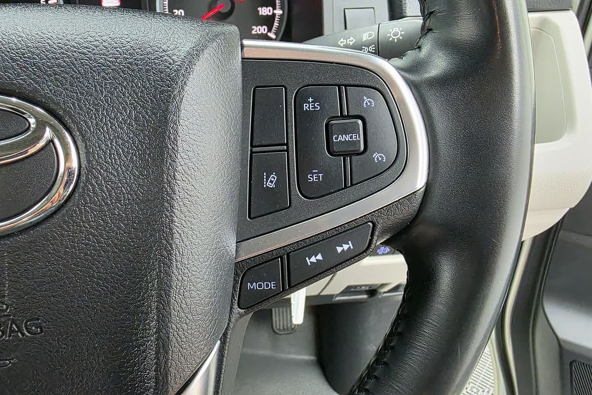 2021 Toyota Hiace Commuter GDH322R ELWB High Roof