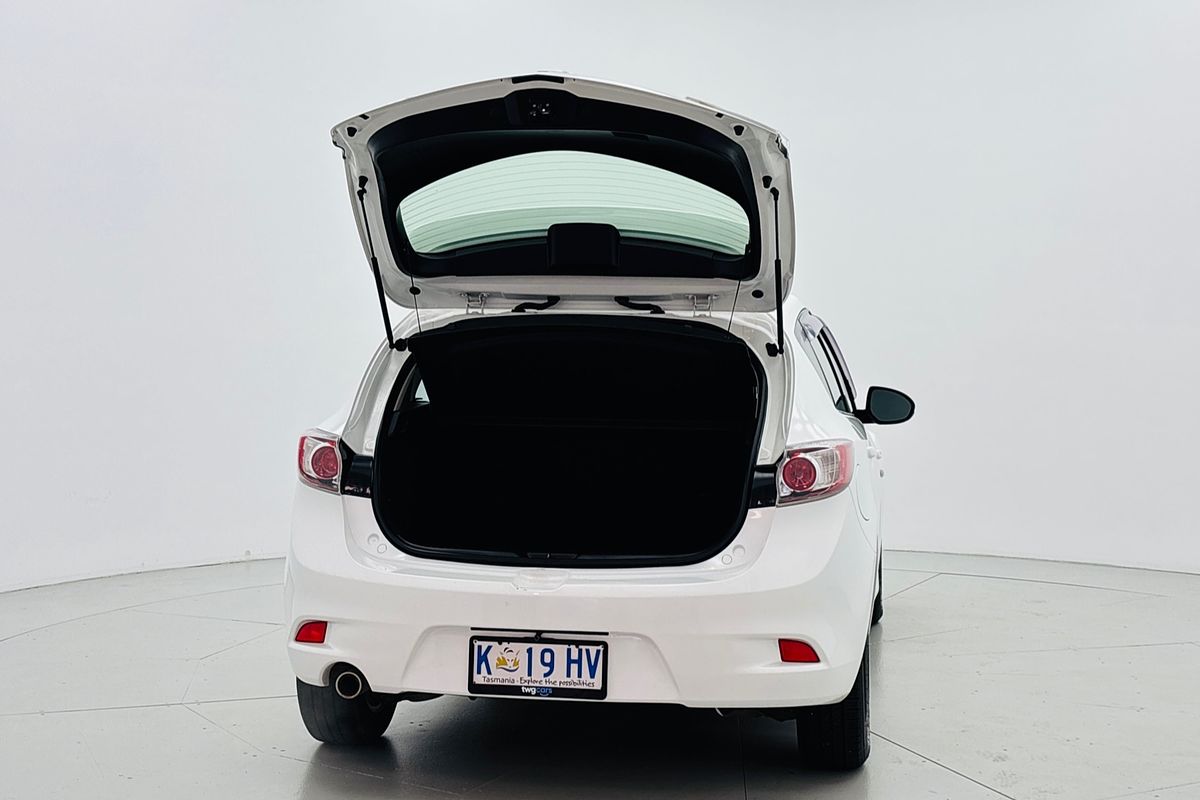 MAZDA3 H 5 SPEED AUTO HATCH NEO
