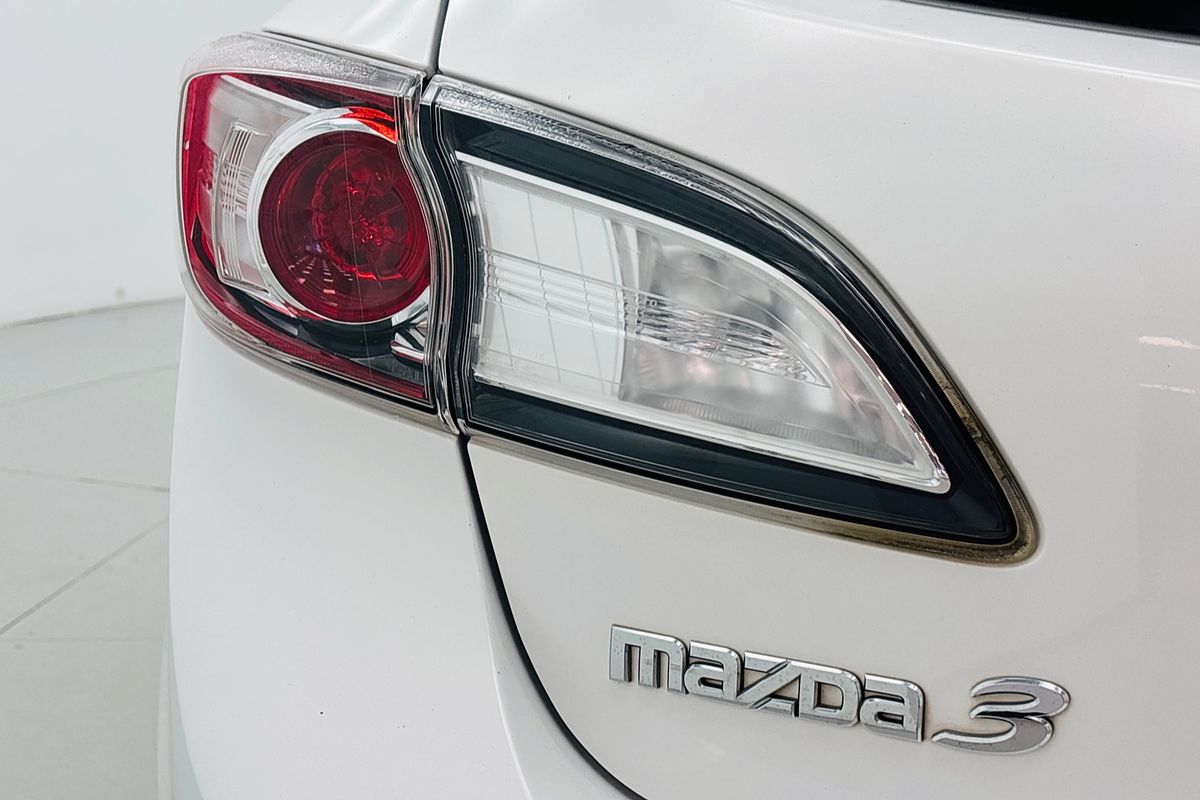 MAZDA3 H 5 SPEED AUTO HATCH NEO