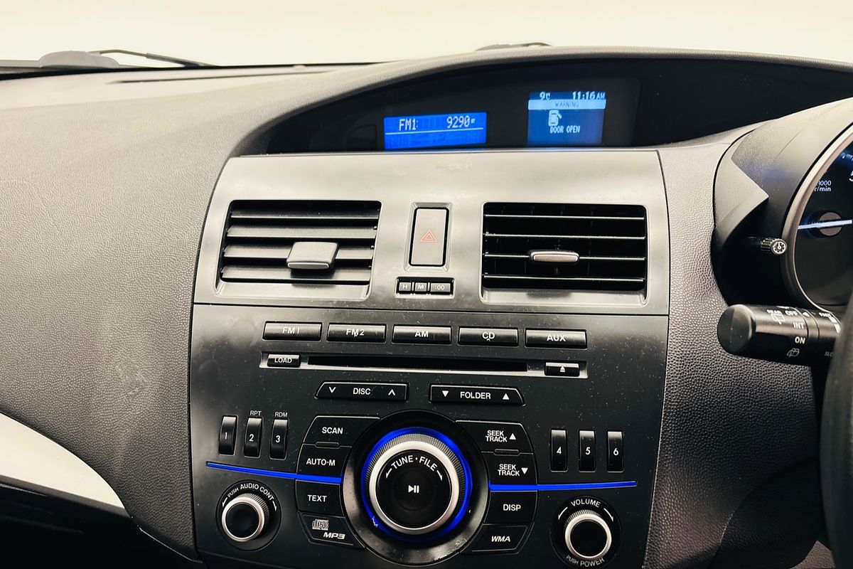 MAZDA3 H 5 SPEED AUTO HATCH NEO