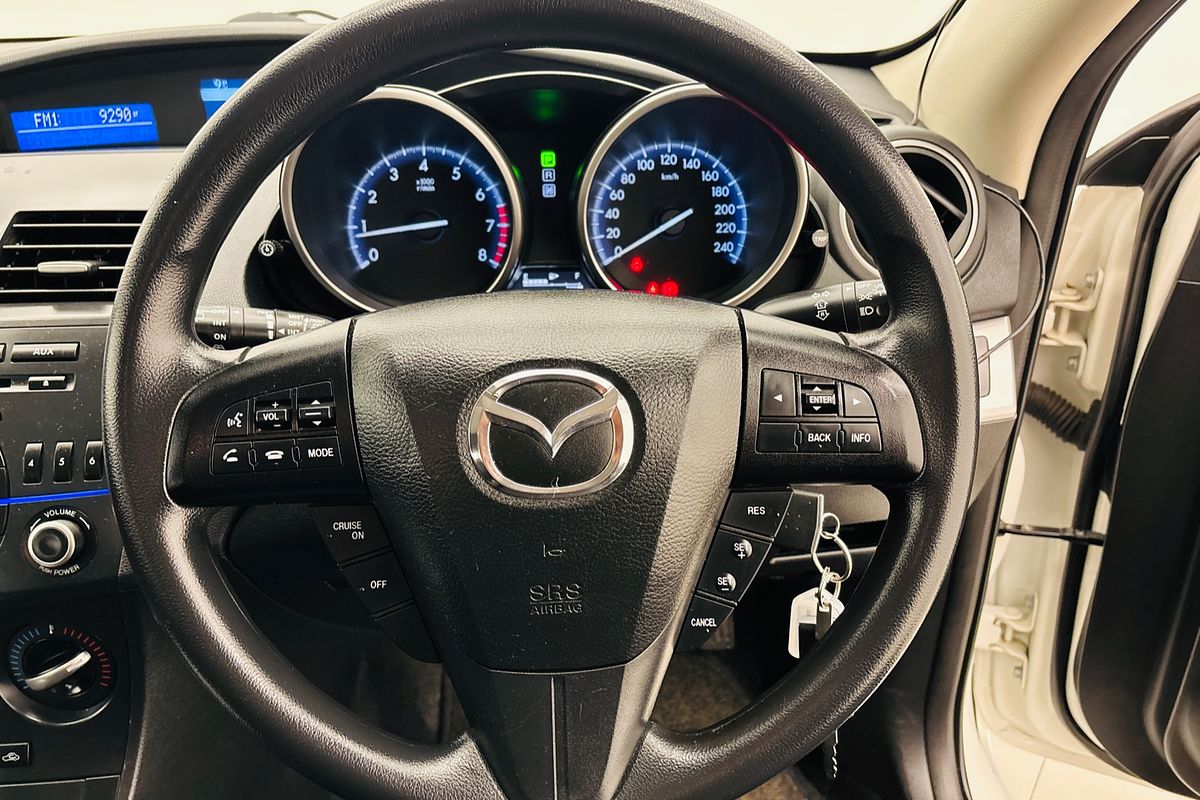 MAZDA3 H 5 SPEED AUTO HATCH NEO