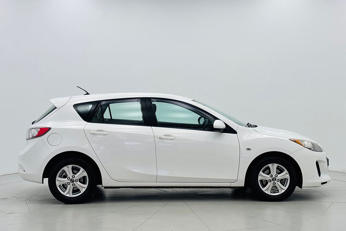 MAZDA3 H 5 SPEED AUTO HATCH NEO