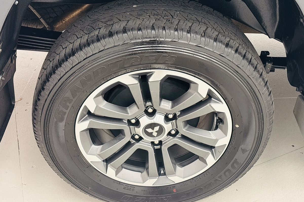 2021 Mitsubishi MR Triton GLS 2.4L D 6A/T 4X4 DC PU