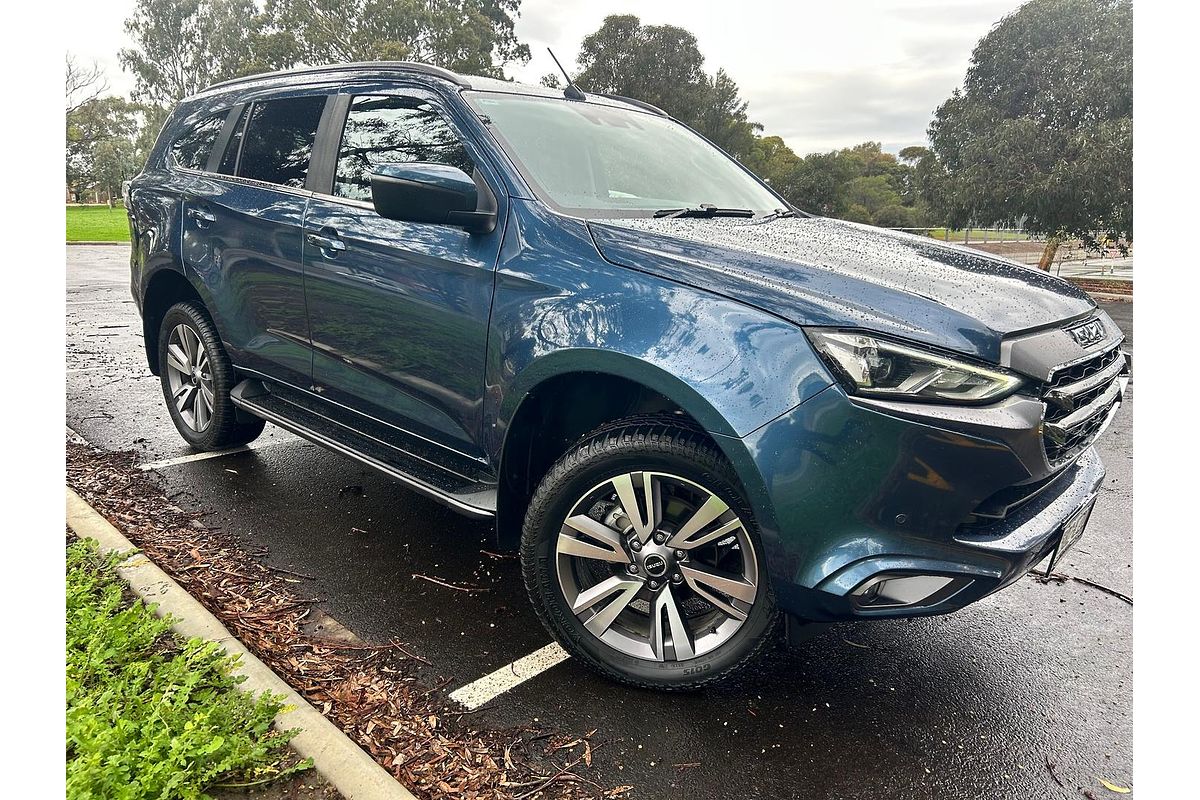2023 Isuzu MU-X LS-T