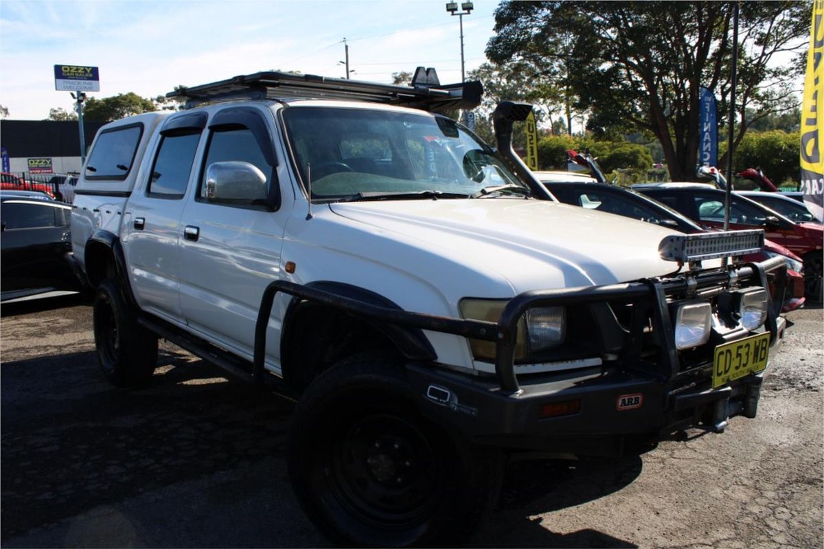 2004 Toyota Hilux (4x4) KZN165R 4X4