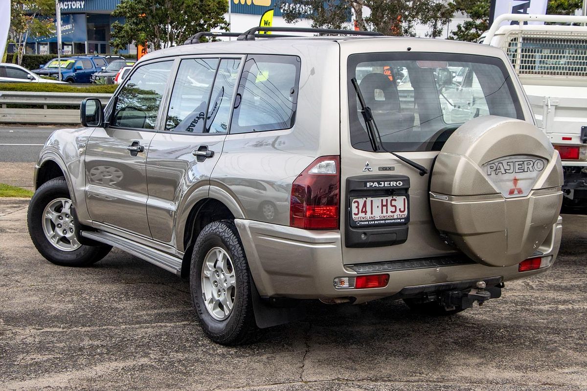 2004 Mitsubishi Pajero GLX NP
