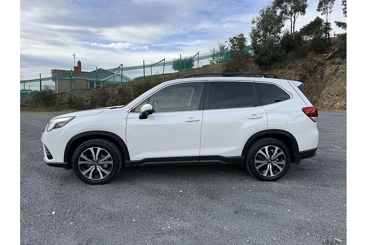 2023 Subaru Forester 2.5i Premium S5