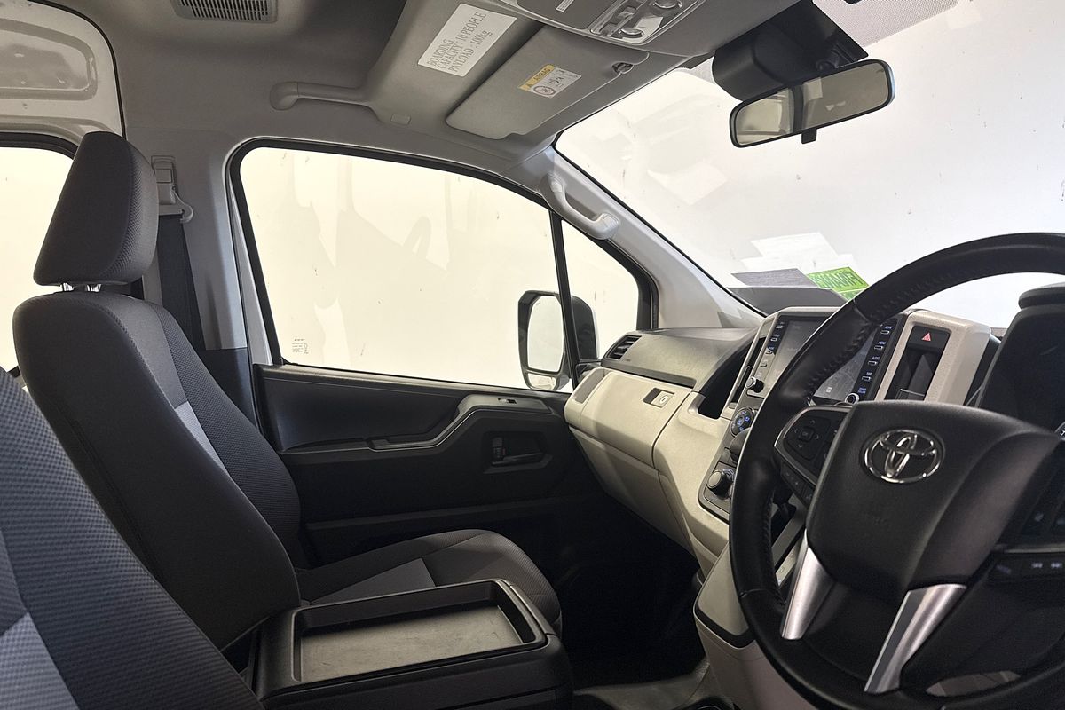 2022 Toyota Hiace Commuter GDH322R ELWB High Roof