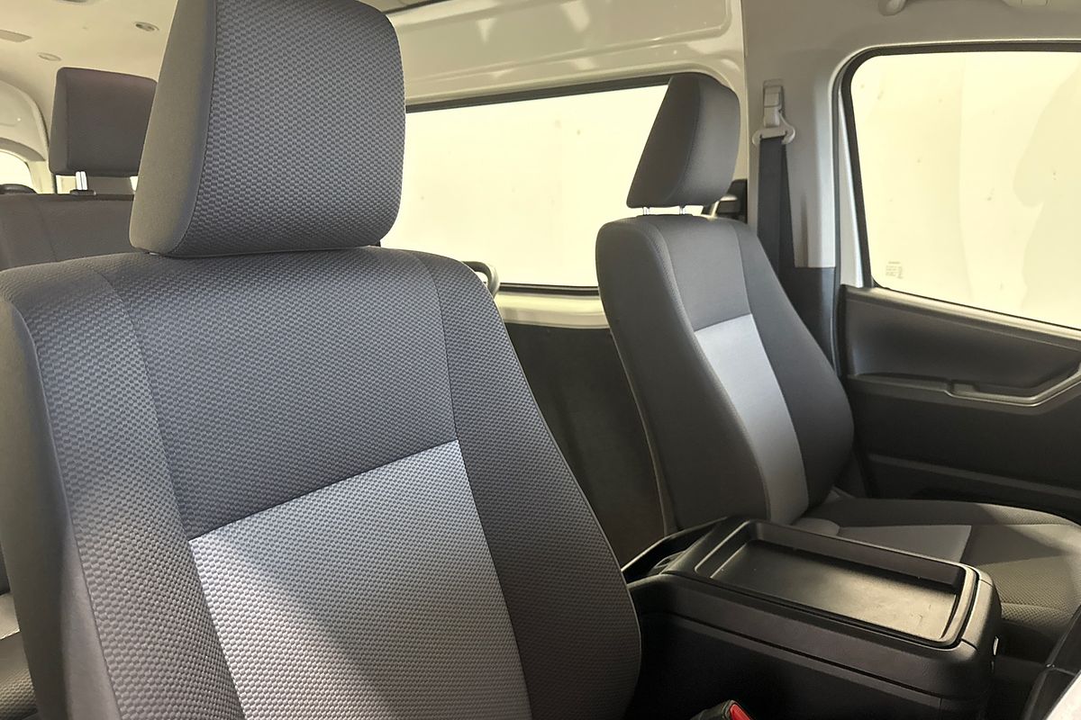 2022 Toyota Hiace Commuter GDH322R ELWB High Roof