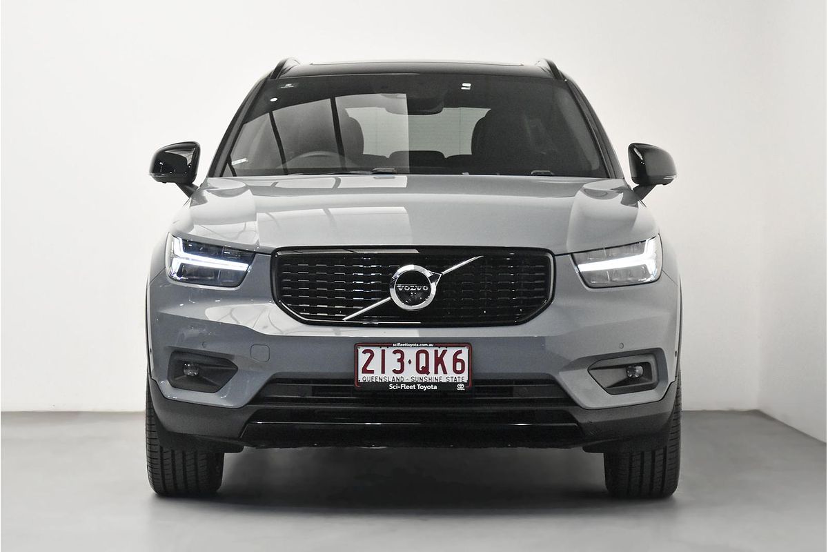 2022 Volvo XC40 T5 R-Design