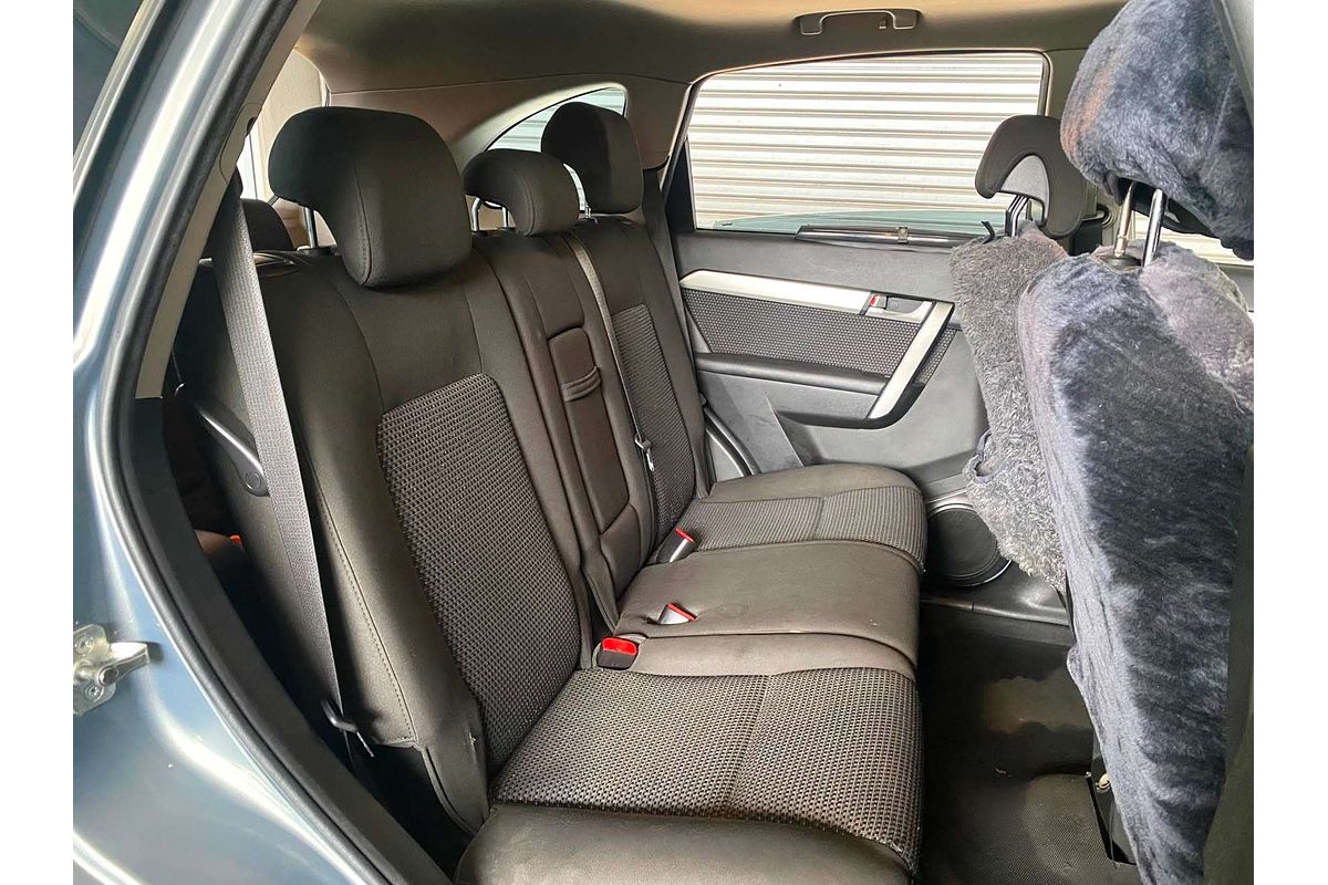 CAPTIVA CG MY13 7 SX (FWD) 2.4L 4Cyl MULTI POINT F/INJ 6 SP AUTOMATIC 4D WAGON 