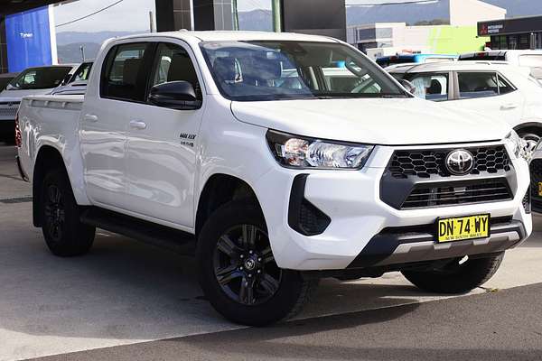 2025 Toyota Hilux SR GUN126R 4X4